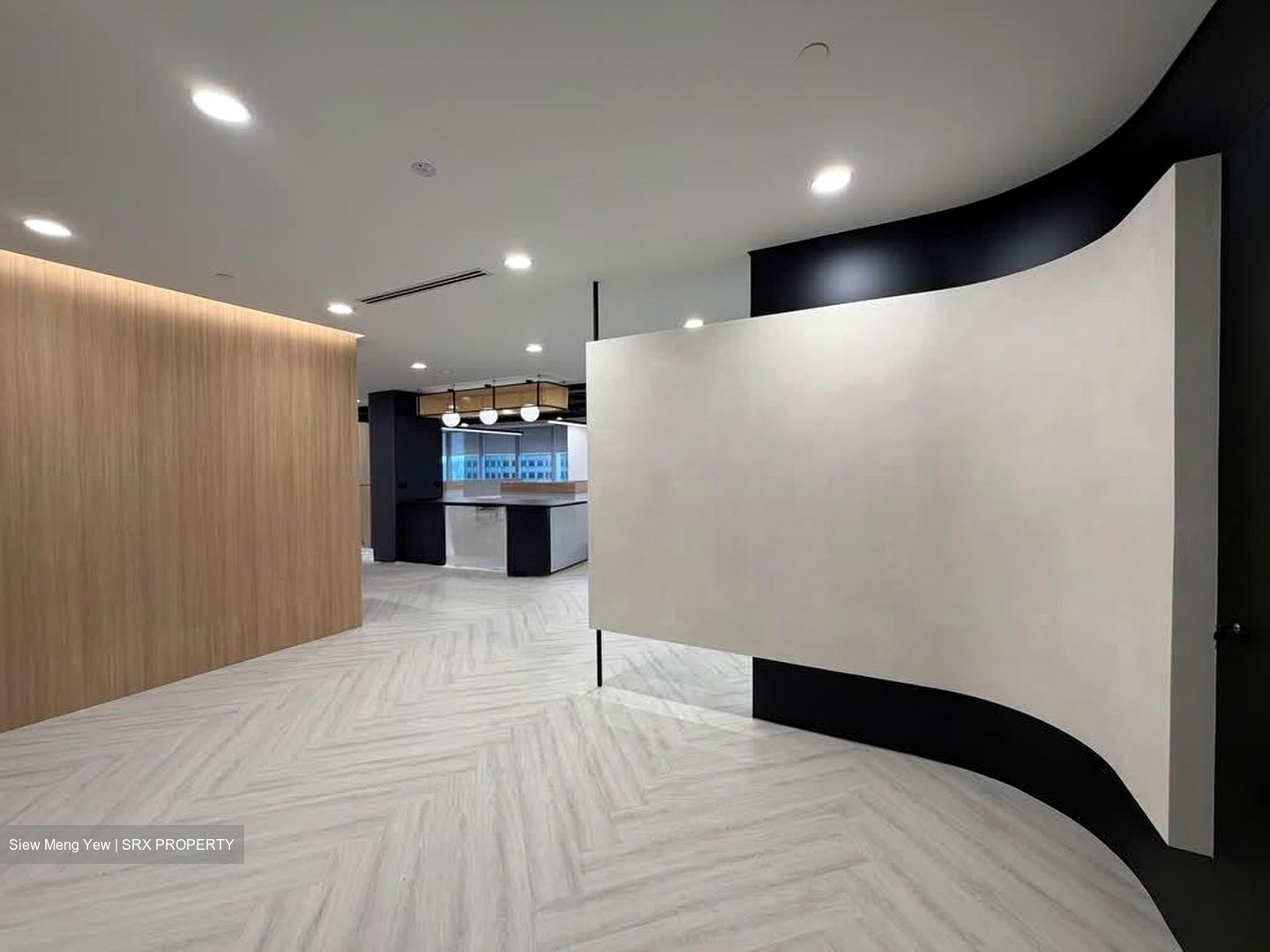 Chevron House (D1), Office #588637941